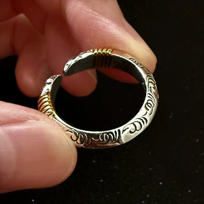 Adjustable hammered ring stainless steel vintage style band