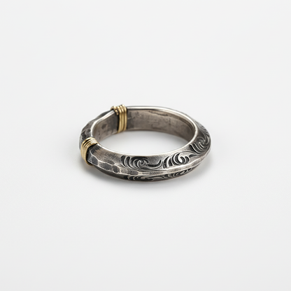Hammered spearhead ring adjustable stainless steel artisan band