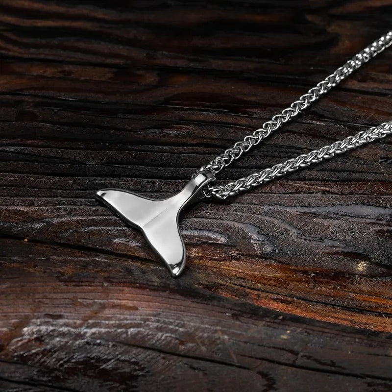 Men’s ocean inspired whale tail pendant chain necklace